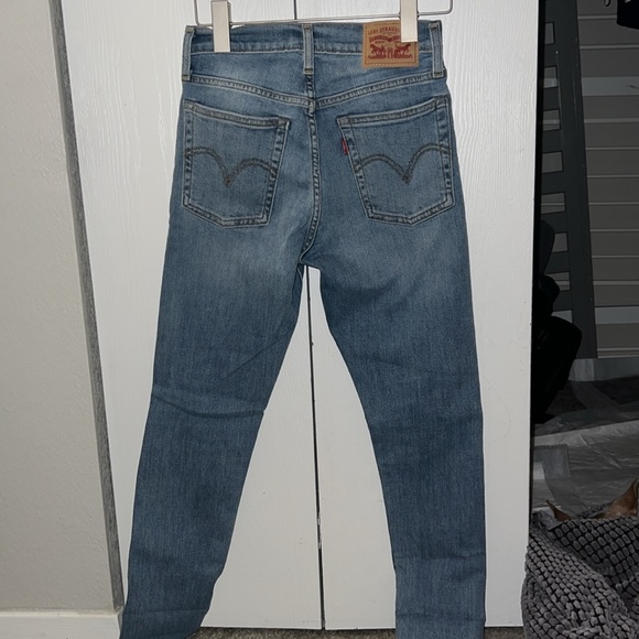 LEVI’s wedgie skinny jeans NWOT - Picture 5 of 6